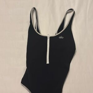 Size small alo body suit